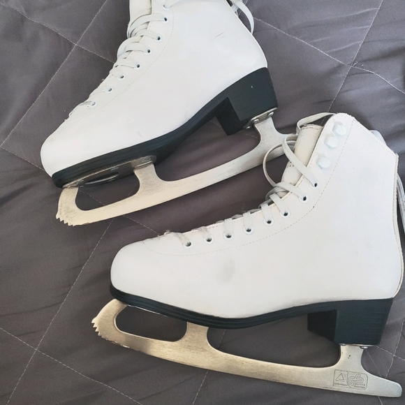 SALE 60% OFF!! ♡♡♡FIGURE-SKATES! R A R E! - Picture 1 of 5